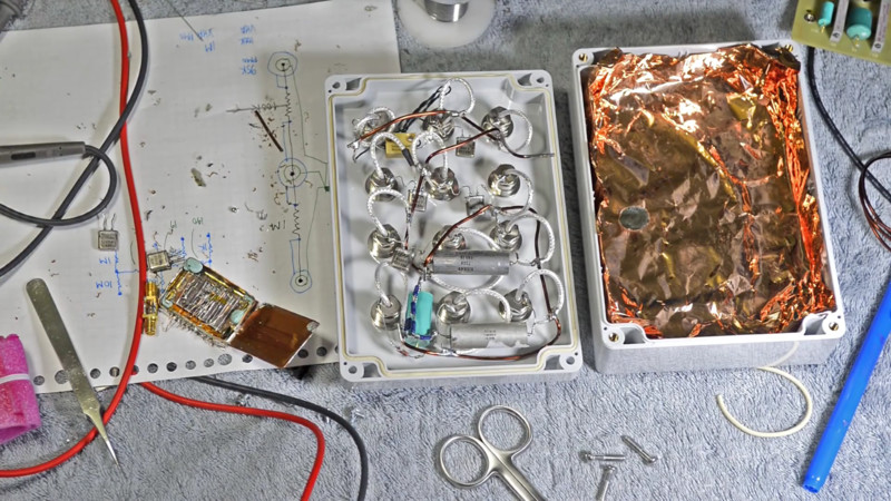 Building resistance test box with precision resistors and triaxial ports_001_31915.png