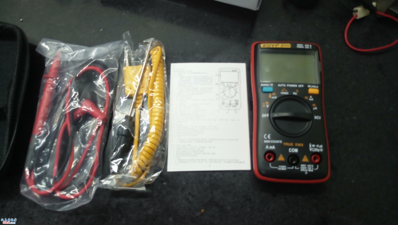 配件 表笔一副 高级测温线一条 说明书 ZT111主机 电池已经装在机器里了