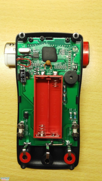 打开后盖是这样的