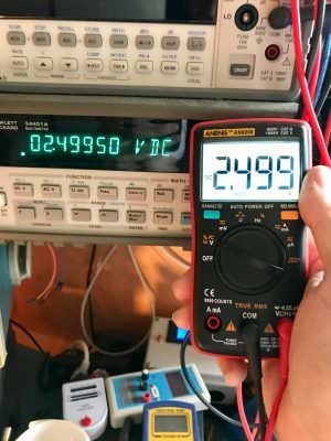 2-5-volt-measurement-aneng-an8008-300x400.jpg