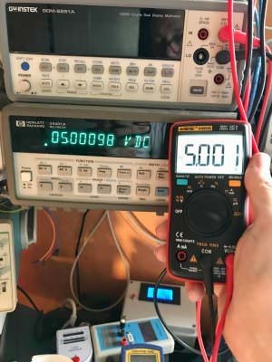 5-volt-measurement-aneng-an8008-300x400.jpg
