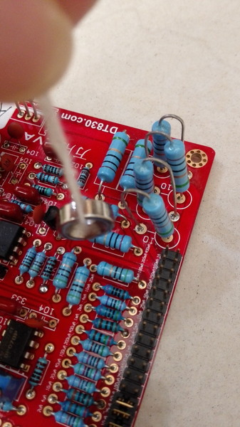 现在铜脚电阻已经很少了，这个基准还是很有料的