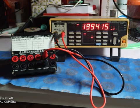 2.000V