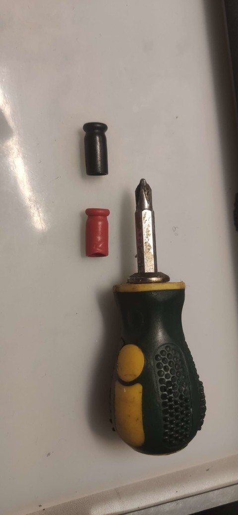 螺丝刀和插头保护套