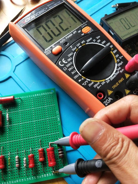 测试2欧标准电阻减去一个底数