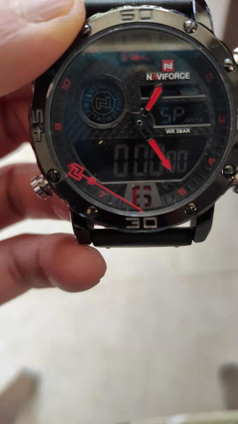 正常室内光线效果，背对阳光