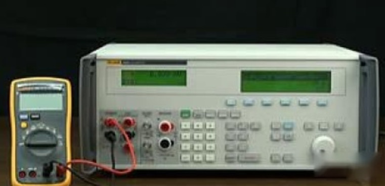 Fluke 5080A 多功能校准器.png