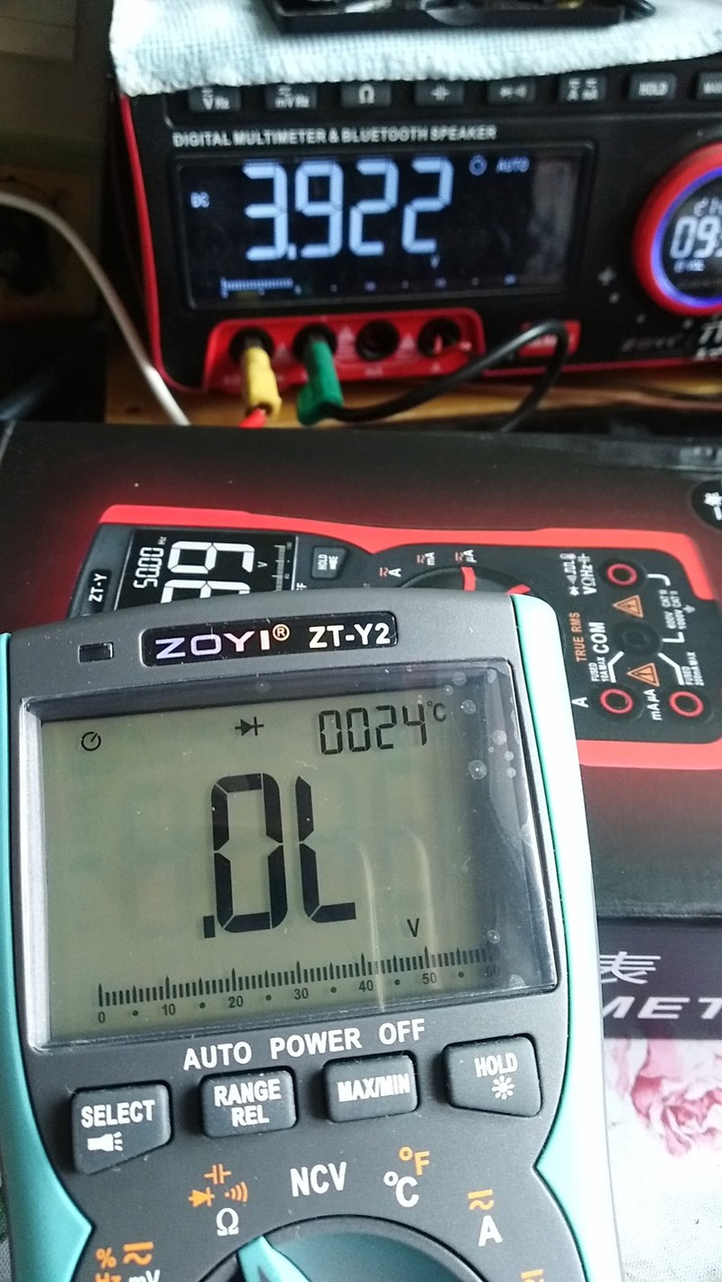 2极管档3,9V.