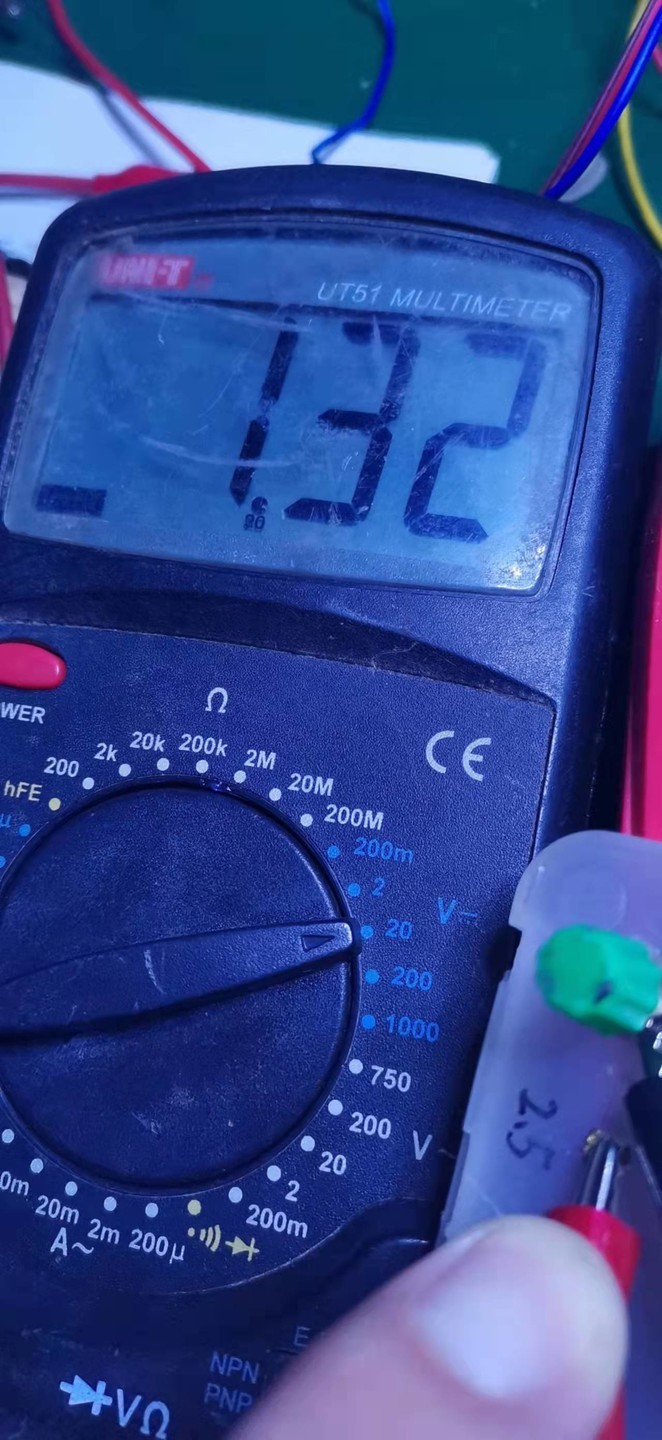 UT51 2.5V.jpg