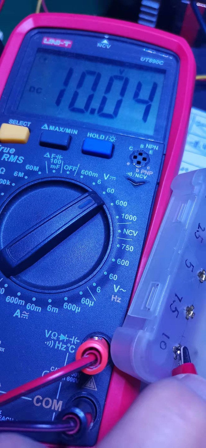 UT890 10V.jpg