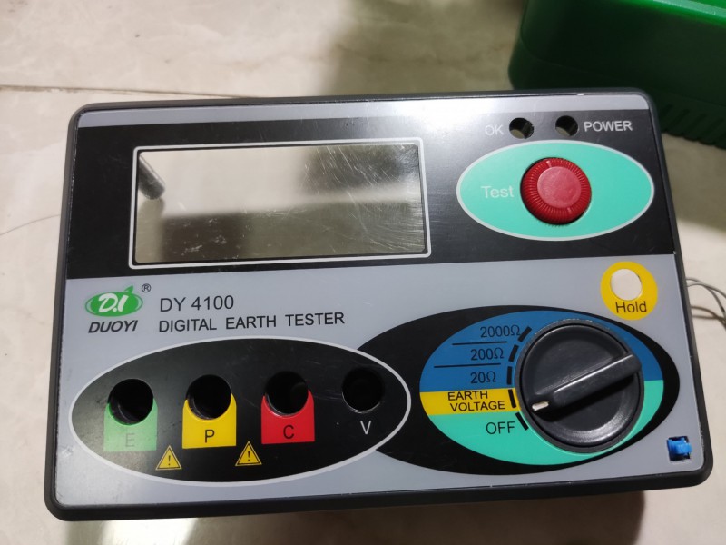 多一DY4100地阻仪更换牛屎芯ICL7106硬芯.