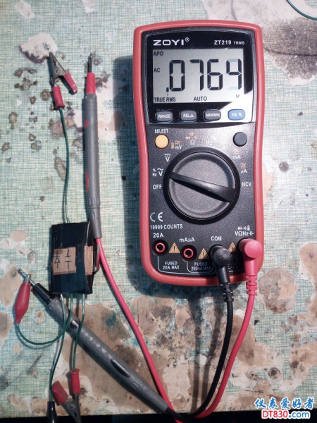 这样测频率和交流稳定，也可解放一个手