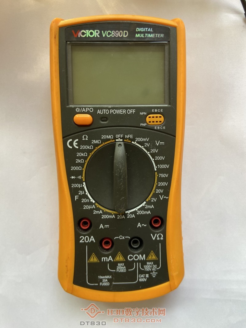 890D  -4 V0.3 2011-12-06 01.JPG