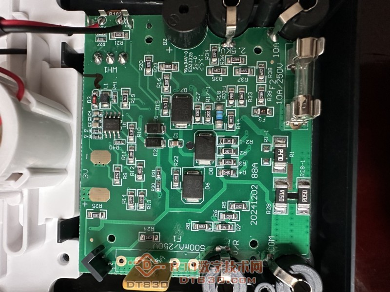 内部电子元件都是贴片