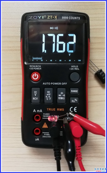 ztx发光管最大电压3v.jpg
