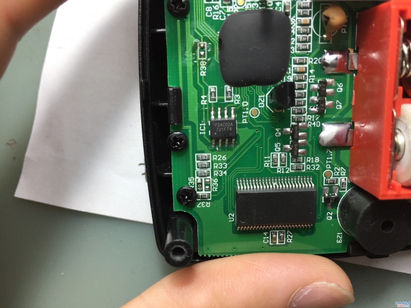 我机器的24c02还有r38上厚厚的松香！！